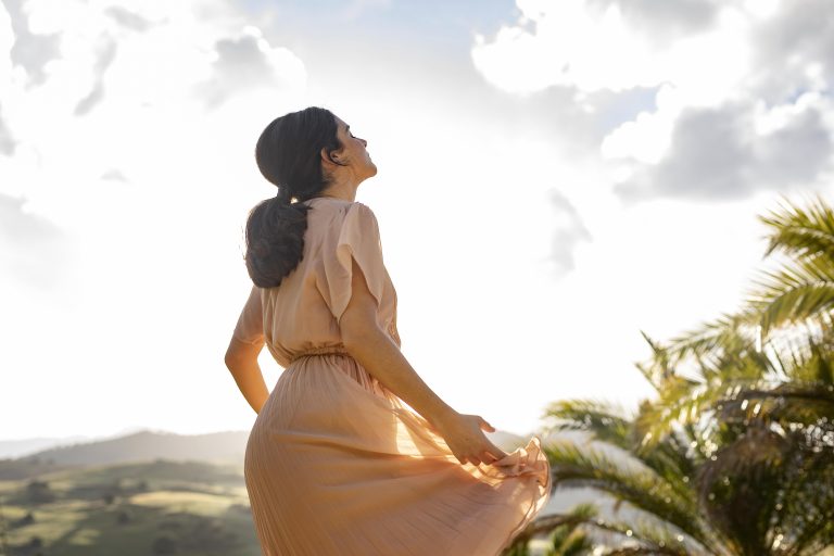 medium shot woman nature